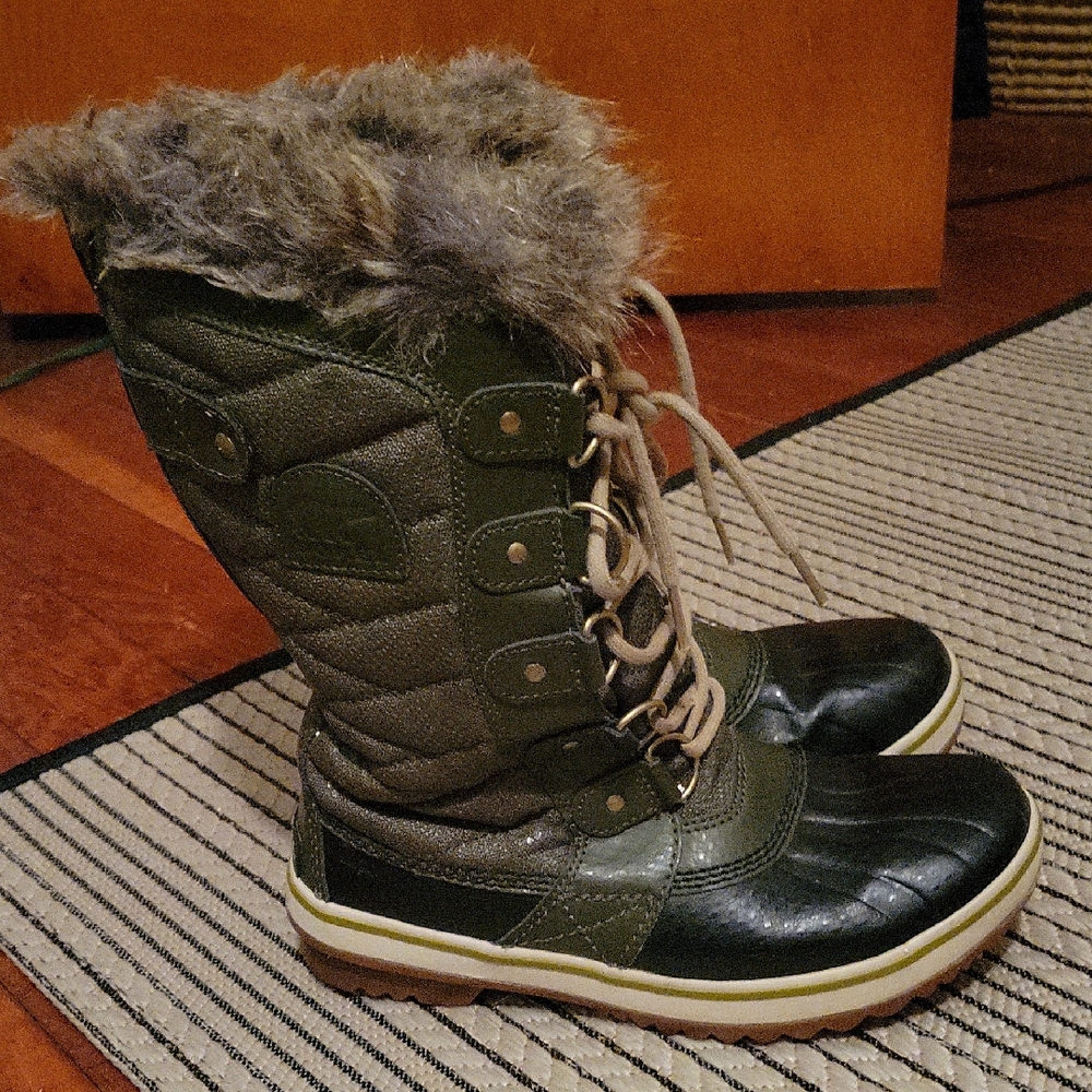 Sorel Olive Fur-Lined Winter Boots